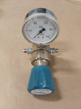 Y11-241d Air Gas Regulator Max Inlet 1200psi Guage 0-200psi