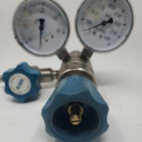 Y12n245b580-ag Airgas Y12n245b580 Specialty High Pressure 2 Stage Purity Brass Regulator Y12n245b580-ag Airgas Y12n245b580 Specialty High Pressure 2 Stage Purity Brass Regulator