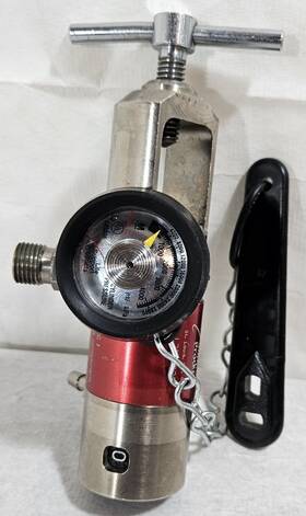 L270-220 Allied Healthcare Life Support Products 50 Psi Rhino Oxygen Regulator With Wrench