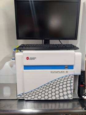 B2-r3-v4-y4 Beckman Coulter B75408 Cytoflex S With 10 Pm Kits And Lenovo Workstation