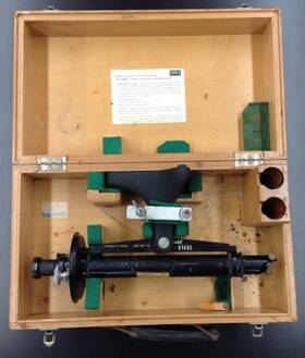 100.208 Cenco Kern Vintage Full Circle Polarimeter And Wood Case