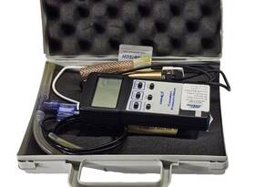 06-662-68 Fisher Scientific Traceable Pressure Meter Calibrated 100psi-50 Bar With Case