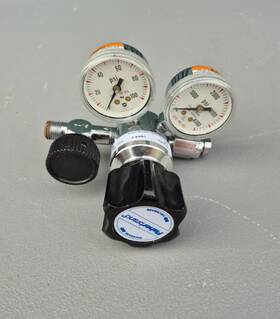 10-569 Fisherbrand Compressed Gas Regulator 3000 Psi P/n Tested