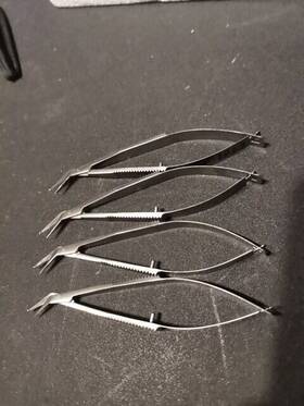 15033-09 Fst Lot Of 4 Used Item No. Spring Scissors - Angled To Side