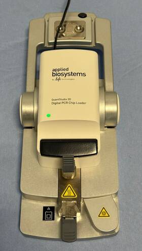 4482592 Life Technologies Applied Biosystems Quantstudio 3d Digital Pcr Chip Loader 4482592 Life Technologies Applied Biosystems Quantstudio 3d Digital Pcr Chip Loader