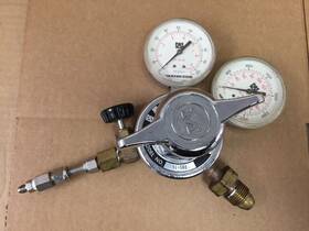 63-3133 Matheson 1l-580 Regulator With 63-3112 And Gauges
