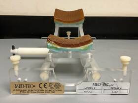 Mt-202 Med-tec Model Uniframe Prone Head Holder Mt-202 Med-tec Model Uniframe Prone Head Holder