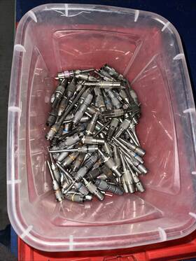 F2-b1 Medtronic Lot Of 100 Mix Attachments