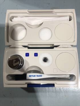11123101 Mettler Toledo Calibration Weight 200g And 10g F2 Carepac M 11123101. H0924 11123101 Mettler Toledo Calibration Weight 200g And 10g F2 Carepac M 11123101. H0924
