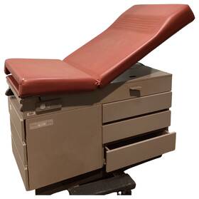 104-038-999 Midmark Examination Table