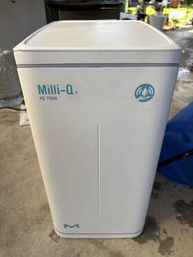 23324342 Millipore Milli-q Iq 7000 Pure Ultrapure Water Purification System. Excellent