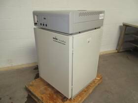 Nu-3500 Nuaire Water-jacket Incubator Nu-3500 Nuaire Water-jacket Incubator