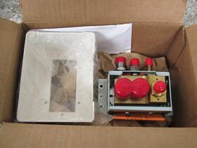Parker / Porter 6258-1 New / Compact Triple Cabinet Outlet Station Free Shipping