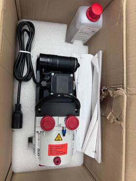 Pkd41063h Pfeiffer New Vacuum Duo 3 With 1x Bottle Of Oil / Pkd41063h Pfeiffer New Vacuum Duo 3 With 1x Bottle Of Oil /