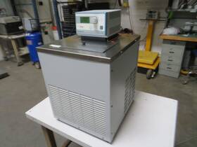 9702a11c Poli Science Lab Refrigerated/heated Circulating Water Bath. M7147