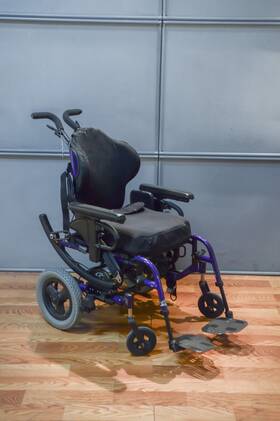 80990 Quickie Iris Manual Tilt Wheelchair 80990 Quickie Iris Manual Tilt Wheelchair