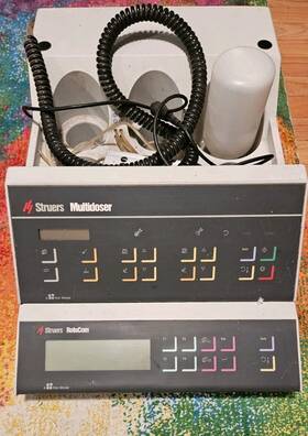 05106104 Struers Multidoser And Rotocom Base Automatic Dosing - Untested