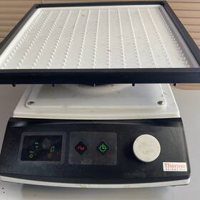 88880023 Thermo Scientific Compact Digital Microplate Shaker