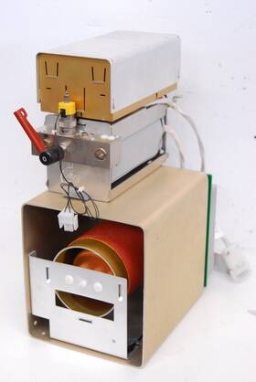 03-9302500 Varian Saturn 2000 Mass Spectrometer Ion Trap / Vacuum Manifold Analyzer Power 03-9302500 Varian Saturn 2000 Mass Spectrometer Ion Trap / Vacuum Manifold Analyzer Power