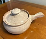 A.r. Cole Nc Pottery Stick Handle Casserole Bean Soup Bowl W/ Lid. Fixed Price $14.95.