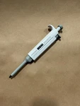 Jencons Sealpette Variable Volume Single Channel Pipette 20-200 Ul. Fixed Price $44.99.
