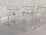 Lot Of 13 Borosilicate Beakers: Fisher 250ML, Pyrex 30ML, 11X Kimble 10ML. Fixed Price $44.99.